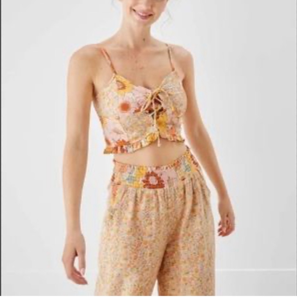 AEO floral patchwork top . - Picture 3 of 7